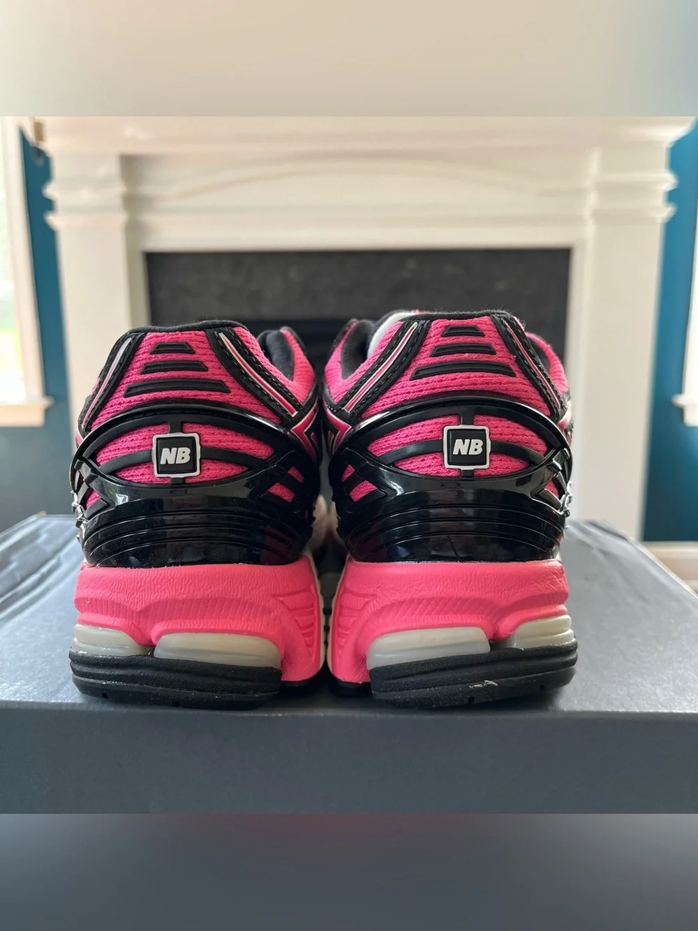 New Balance 1906R Pink/Black Women’s Mesh Lace-Up Sneakers U1906RMD